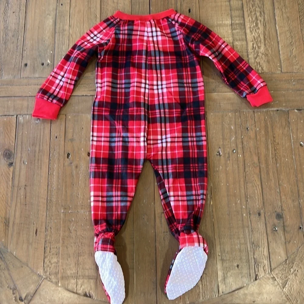Mom petit red plaid zip front sleeper nwot
